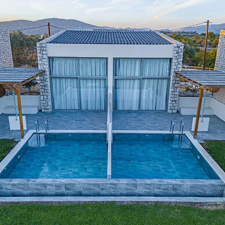 Luxury Villa *